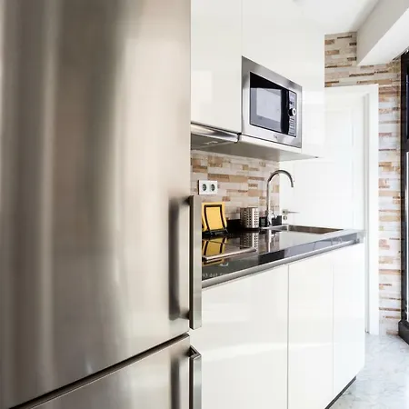 Bohemian & Panoramic -parking Apartment *