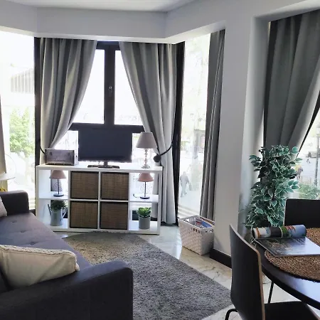 Bohemian & Panoramic -parking Apartment